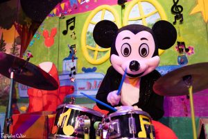 “Η Παρέα του  ΜΙΚΥ και το Τραγούδι της Χαράς”