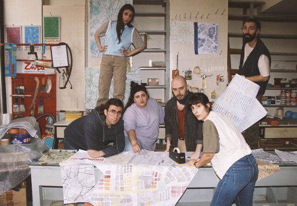 1. ΤΑ ΣΠΙΤΙΑ ΑΛΛΑΖΟΥΝ ΘΕΣΗ ΤΗ ΝΥΧΤΑ