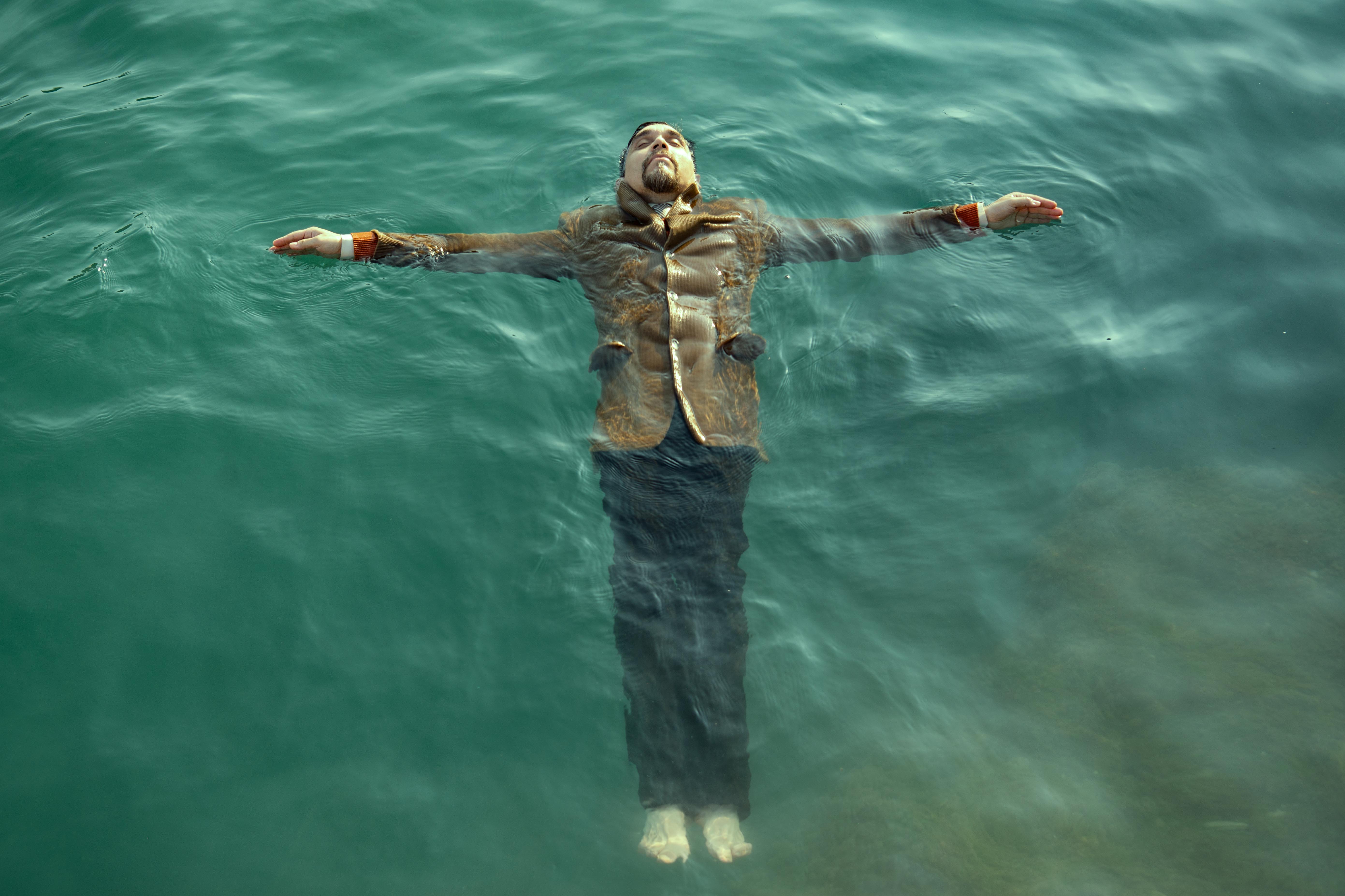 «Ελευθερία Κινήσεων» του Ramiro Torres de Miguel με τον Luis Gómezbeck στο Από Κοινού Θέατρο