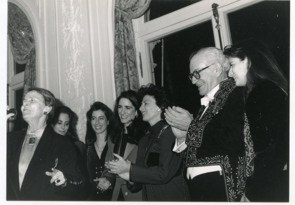 Αρχείο ΜΚΗΛ. Mε την Helene Arveler κατά την απονομή του Σπαθιού για την ένταξη στο Institut de France