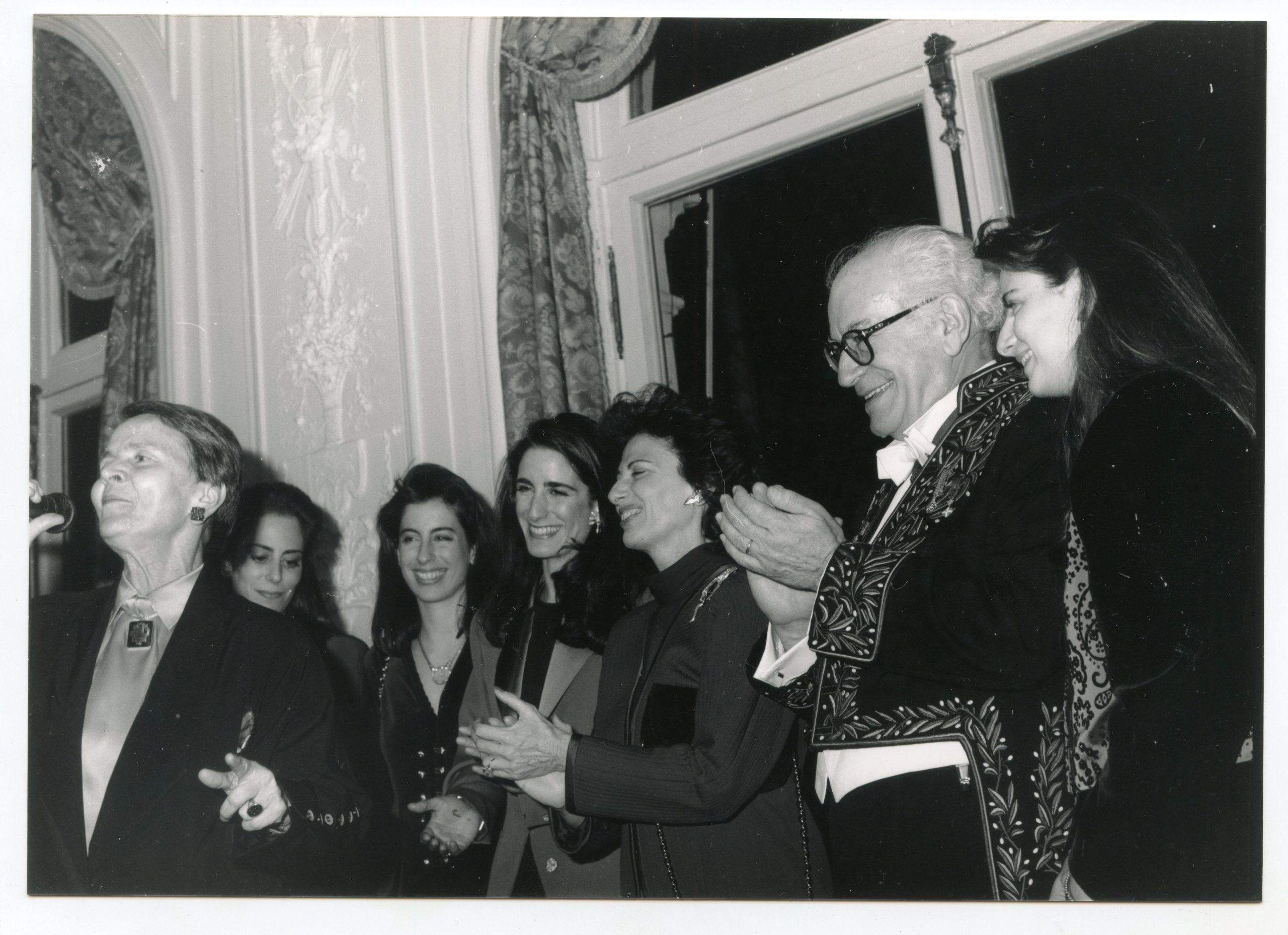 Αρχείο ΜΚΗΛ. Mε την Helene Arveler κατά την απονομή του Σπαθιού για την ένταξη στο Institut de France