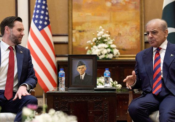 3034677-reuters-651786-625885-94336238-6522207913176309904312-697659-11080382129468