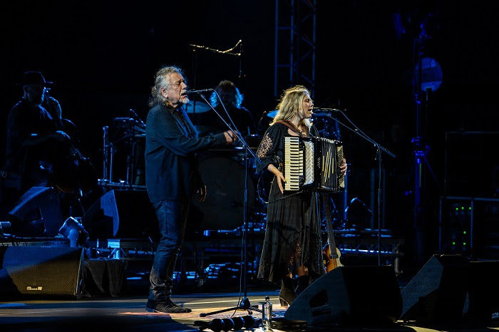 Sold-out πρεμιέρα για το Sani Festival 2026 με μια βραδιά μουσικής ιστορίας από τον Robert Plant