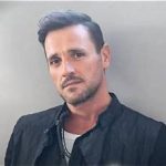 Ο Νίκος Βέρτης στιγμές χαλάρωσης στην Μύκονο