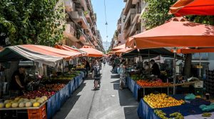 Λαϊκές αγορές: Τι αλλάζει στους πάγκους – Πώς θα γίνεται η σήμανση των προϊόντων και των παραγωγών