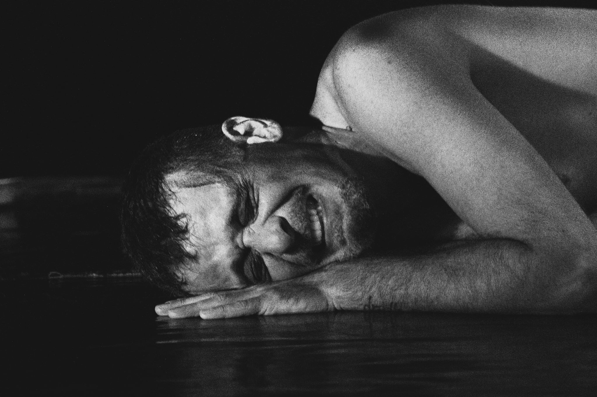 ΚΟΙΜΩΜΕΝΟΣ ΧΑΛΕΠΑΣ, Ο ΣΑΛΟΣ ΑΓΙΟΣ | Ένα ψυχογράφημα πέρα από τα όρια της λογικής | Από την Τετάρτη 21 Οκτωβρίου | Θέατρο Καλλιρρόης