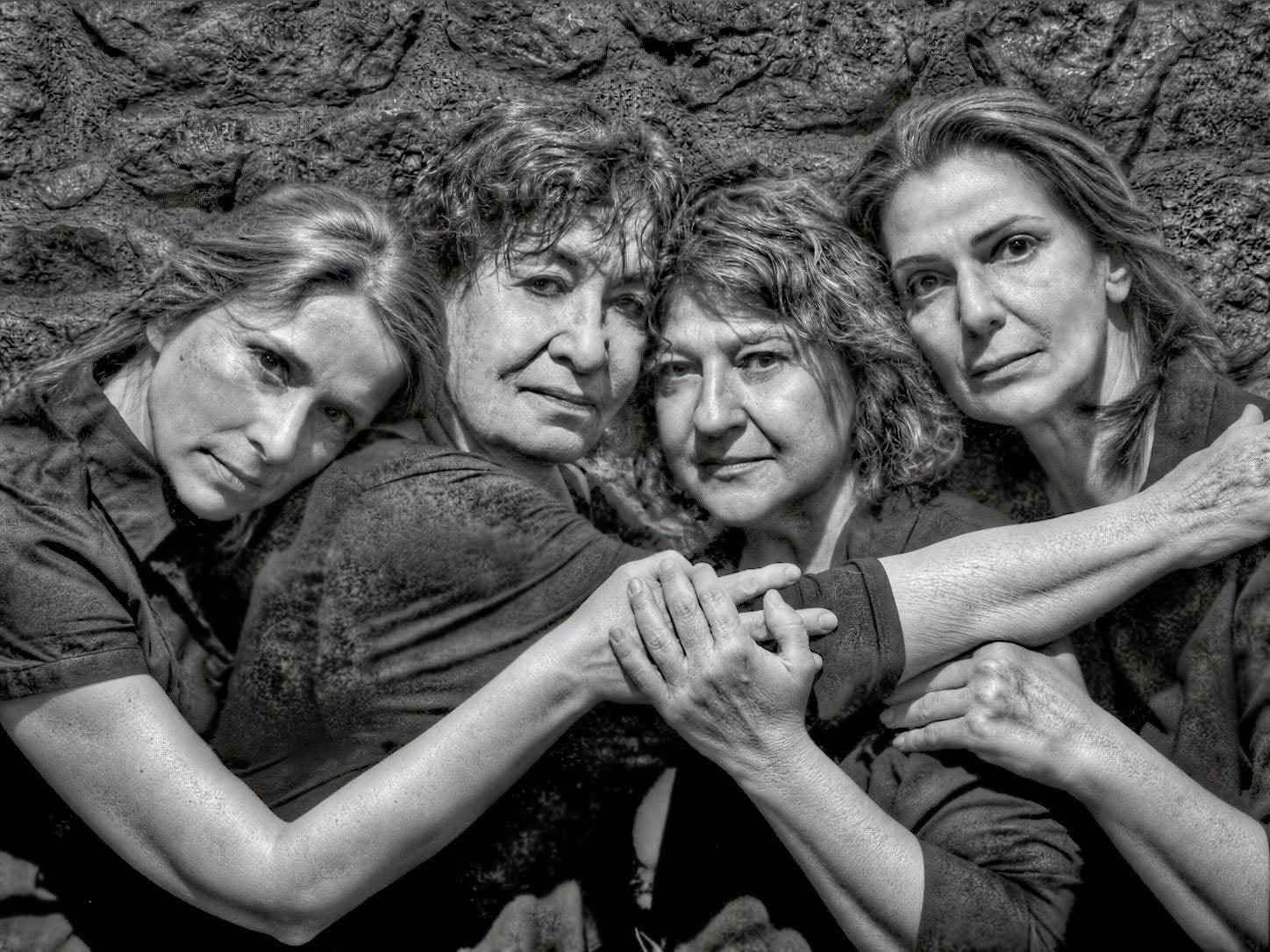 Η «ΜΑΚΡΟΝΗΣΟΣ» του Μιχάλη Παπαδόπουλου ανεβαίνει σε σκηνοθεσία Δημήτρη Καρατζιά στο θέατρο Εν Αθήναις | Από 21 Νοεμβρίου