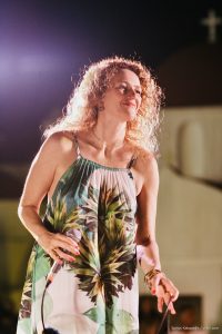 ΜΙΡΑΝΤΑ ΒΕΡΟΥΛΗ “30 Anos Brasil” – 30 χρόνια με τη μουσική της Βραζιλίας ΙΙ Παρασκευή 30/10 ΙΙ Theatre of the NO