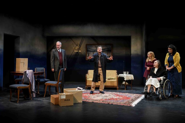 «Μάνα, Μητέρα, Μαμά» του Γιώργου Διαλεγμένου – Θέατρο Άλμα